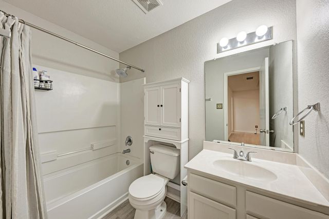 115 Camellia DR, Hutto, TX 78634