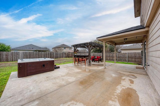 115 Camellia DR, Hutto, TX 78634