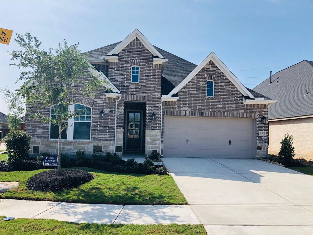 Image 1 of property listing at 7003 Goldstrum Way, Katy, TX 77493