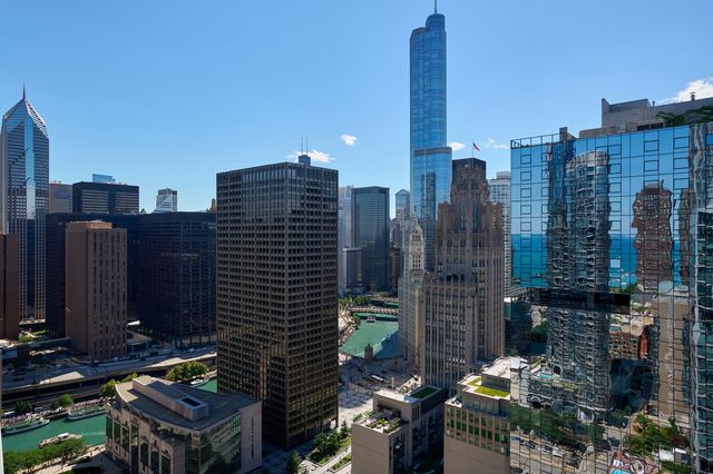 240 E Illinois Street 3001, Chicago, IL 60611