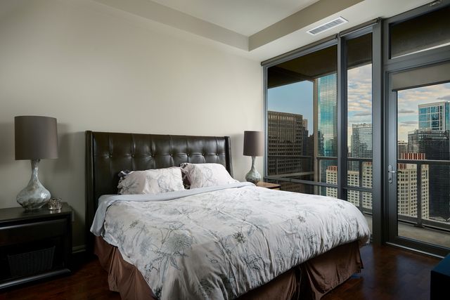 240 E Illinois Street 3001, Chicago, IL 60611