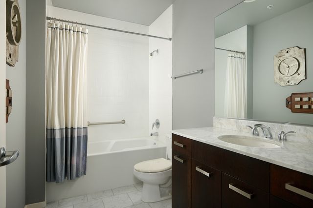 240 E Illinois Street 3001, Chicago, IL 60611