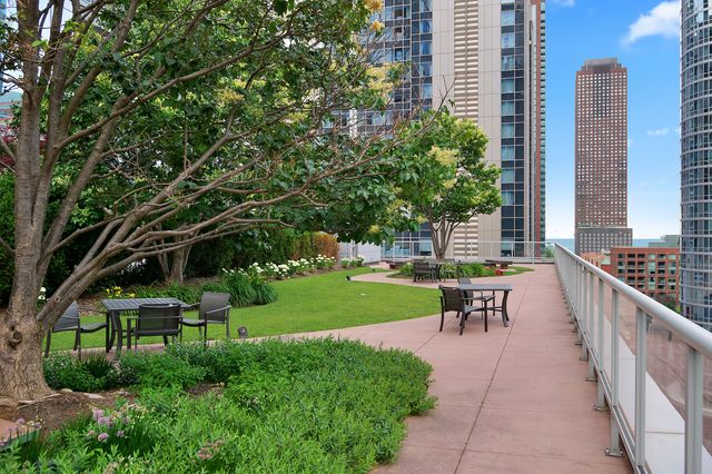 240 E Illinois Street 3001, Chicago, IL 60611
