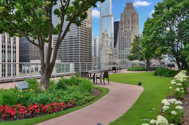 240 E Illinois Street 3001, Chicago, IL 60611