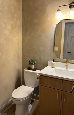 976 Chatfield Drive, Jamestown, NC 27282