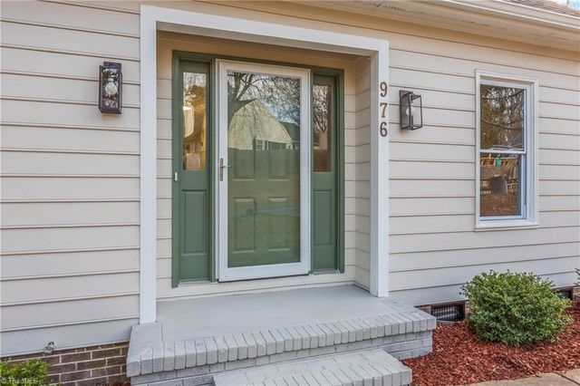 976 Chatfield Drive, Jamestown, NC 27282