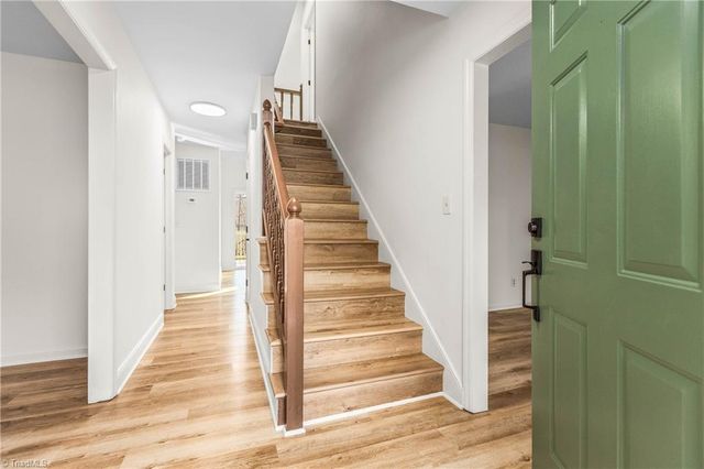 976 Chatfield Drive, Jamestown, NC 27282