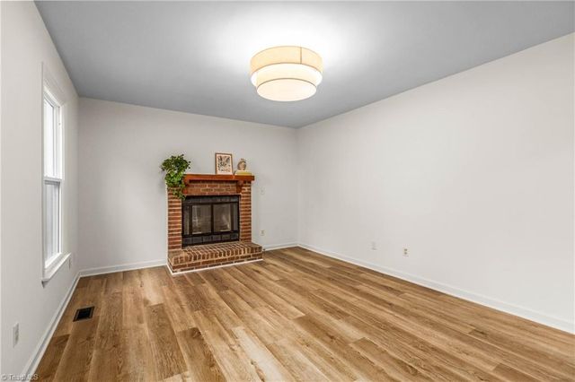 976 Chatfield Drive, Jamestown, NC 27282