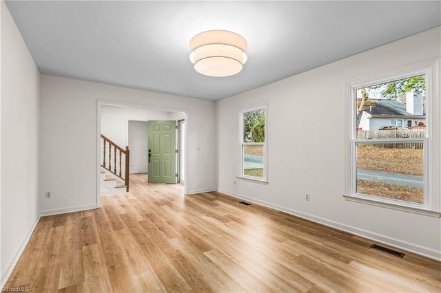 976 Chatfield Drive, Jamestown, NC 27282