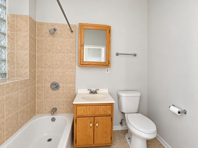 5459 S Everett Avenue 1B, Chicago, IL 60615