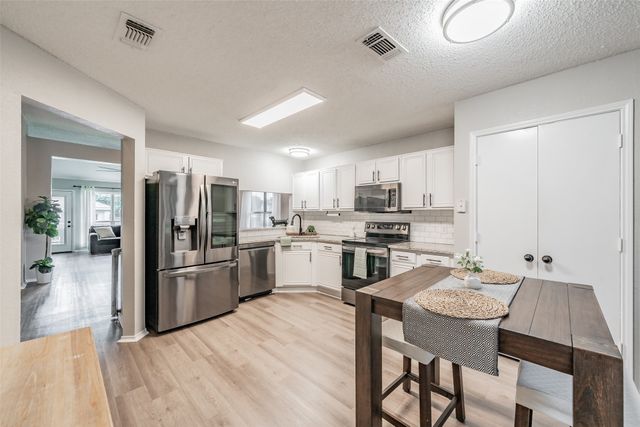 7000 Rovato Drive, Arlington, TX 76001