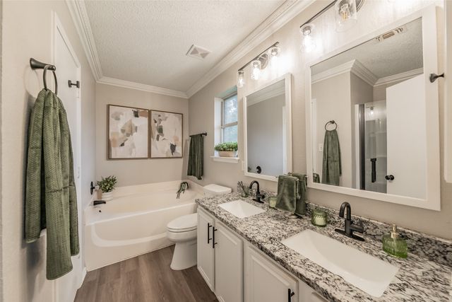 7000 Rovato Drive, Arlington, TX 76001