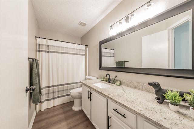 7000 Rovato Drive, Arlington, TX 76001