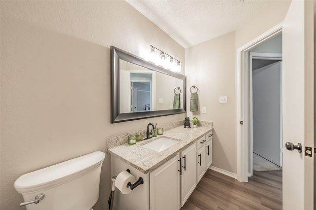 7000 Rovato Drive, Arlington, TX 76001