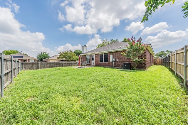 7000 Rovato Drive, Arlington, TX 76001