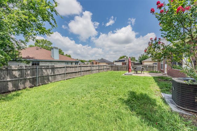 7000 Rovato Drive, Arlington, TX 76001