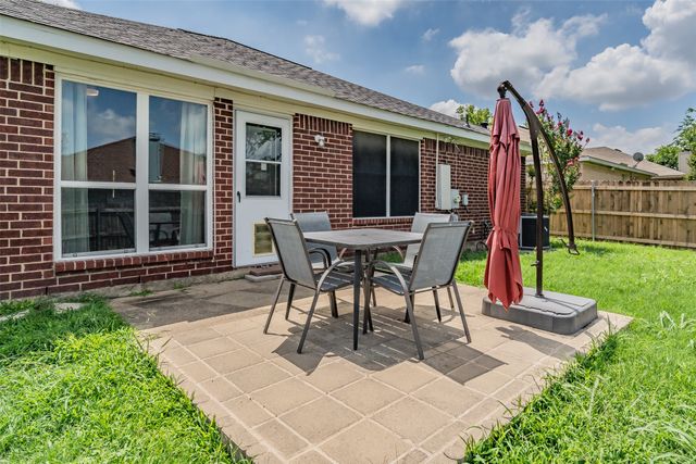 7000 Rovato Drive, Arlington, TX 76001