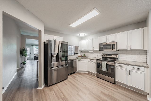 7000 Rovato Drive, Arlington, TX 76001