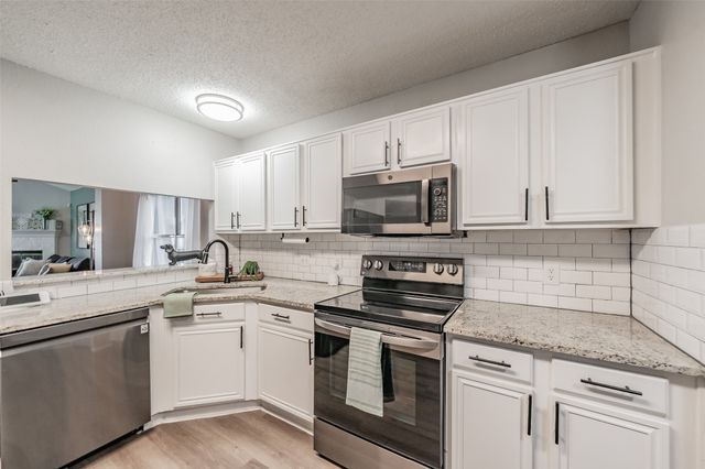 7000 Rovato Drive, Arlington, TX 76001