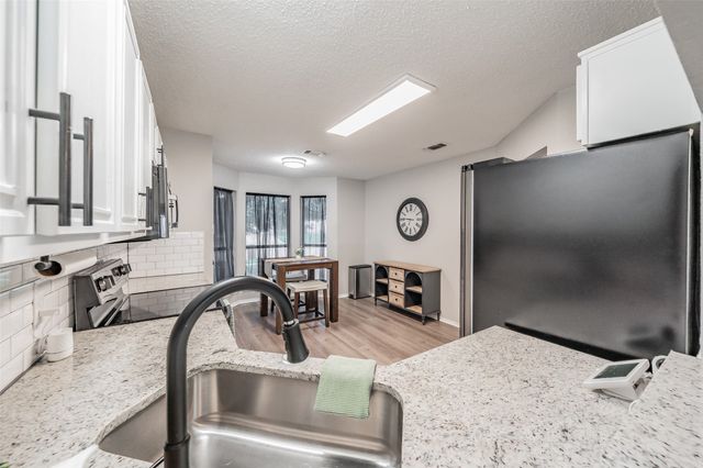 7000 Rovato Drive, Arlington, TX 76001