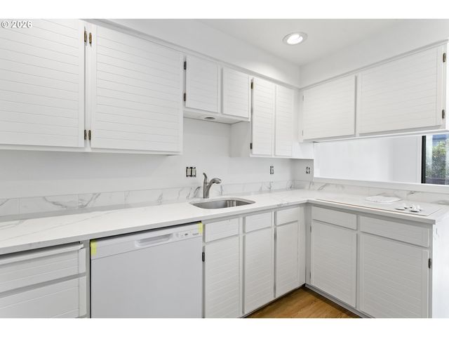 3676 SPRING Ln, Lake Oswego, OR 97035