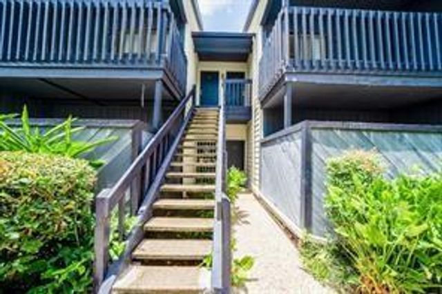 9009 Richmond Avenue 711, Houston, TX 77063