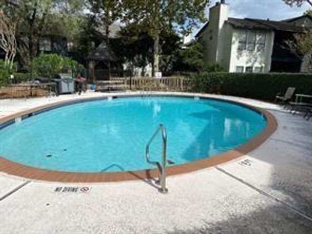 9009 Richmond Avenue 711, Houston, TX 77063