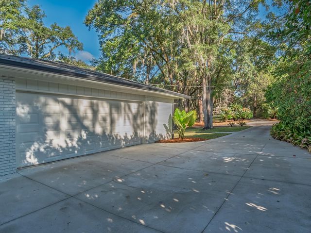 2209 Demeron Road, Tallahassee, FL 32308