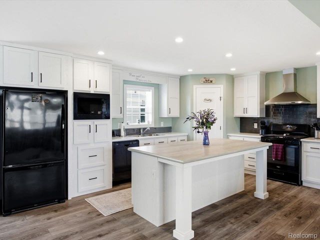 287 Rosebud Court, Port Huron Charter Township, MI 48060