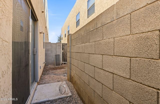 15818 N 25th Street 115, Phoenix, AZ 85032