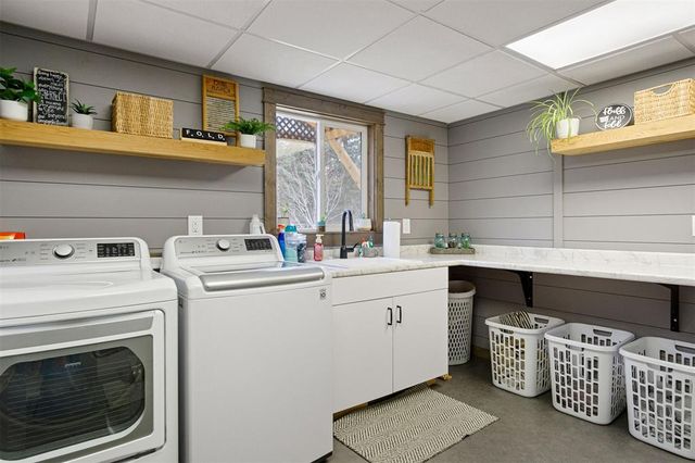 E4085 Woodfield Road, Eau Claire, WI 54701