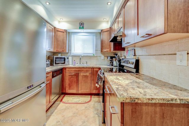 3 Wharfside Drive, Monmouth Beach, NJ 07750