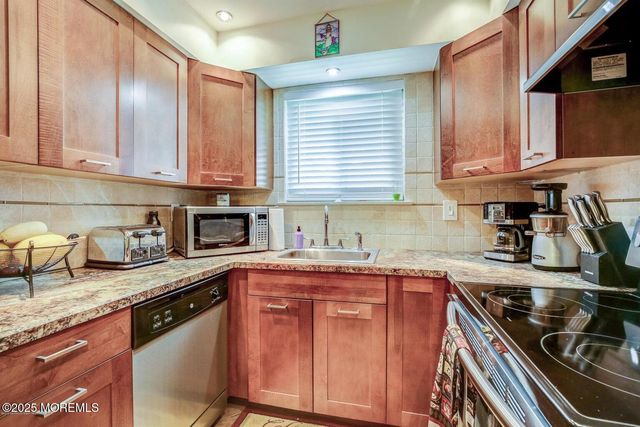 3 Wharfside Drive, Monmouth Beach, NJ 07750