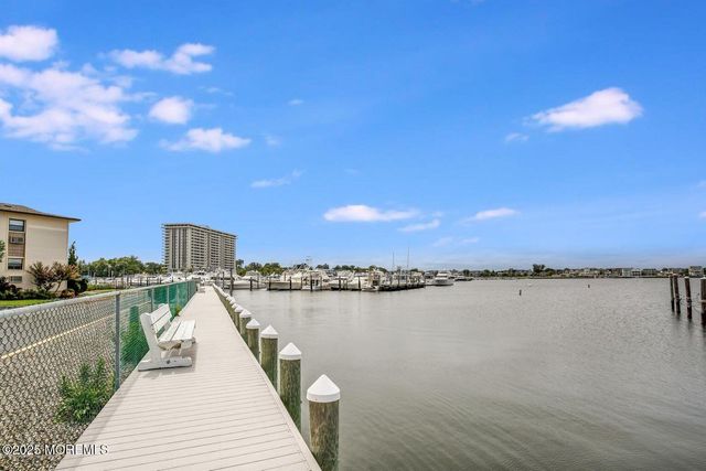 3 Wharfside Drive, Monmouth Beach, NJ 07750