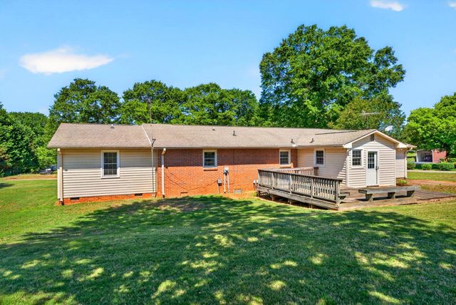 111 Highland Acres Drive, Boiling Springs, SC 29316