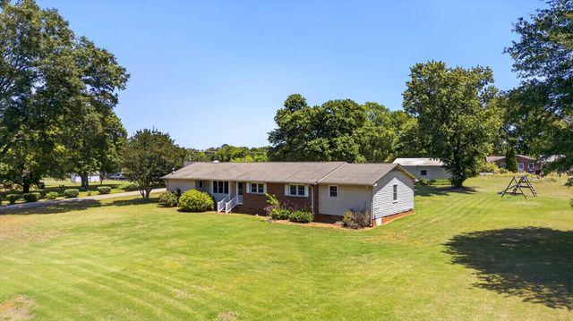 111 Highland Acres Drive, Boiling Springs, SC 29316
