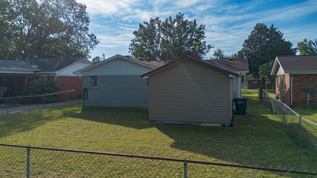 2221 Clay Street, Paducah, KY 42001