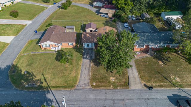 2221 Clay Street, Paducah, KY 42001