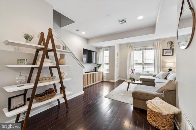 1329 N HOWARD ST, Philadelphia, PA 19122