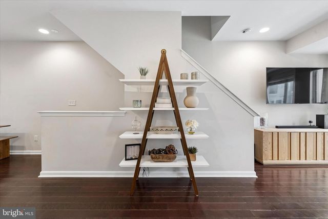 1329 N HOWARD ST, Philadelphia, PA 19122