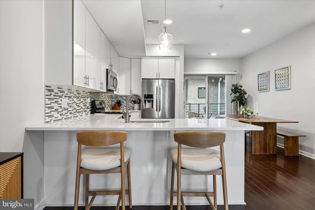 1329 N HOWARD ST, Philadelphia, PA 19122