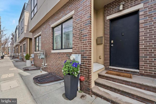 1329 N HOWARD ST, Philadelphia, PA 19122