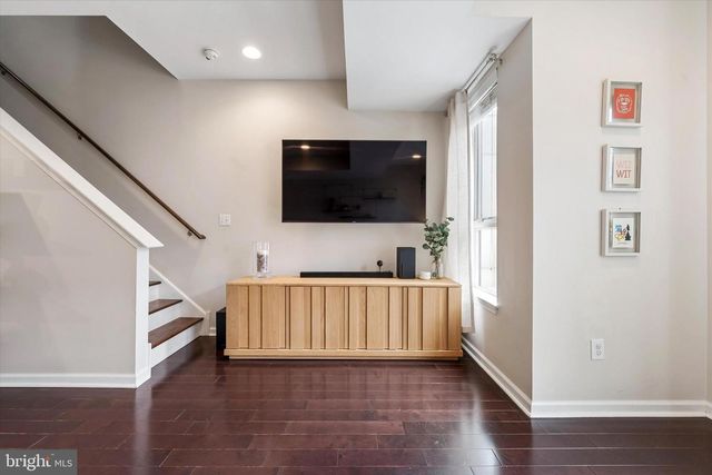 1329 N HOWARD ST, Philadelphia, PA 19122