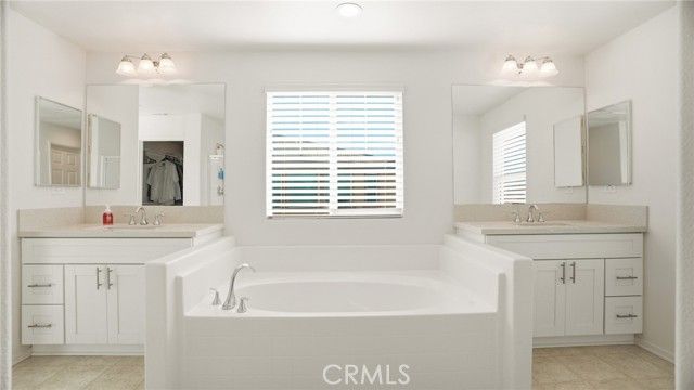 4727 W Vahan Court, Lancaster, CA 93536