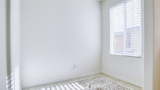 4727 W Vahan Court, Lancaster, CA 93536