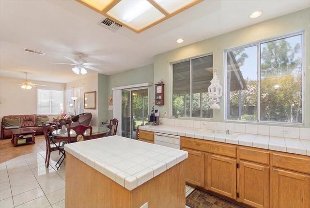 8283 Glencannon Way, Elk Grove, CA 95624