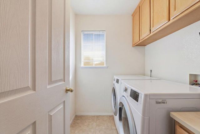 8283 Glencannon Way, Elk Grove, CA 95624