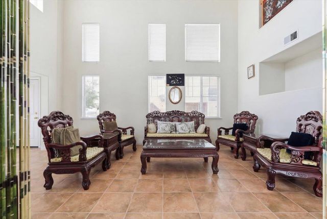 8283 Glencannon Way, Elk Grove, CA 95624