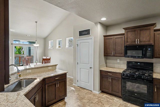 543 Casting St SE, Albany, OR 97322