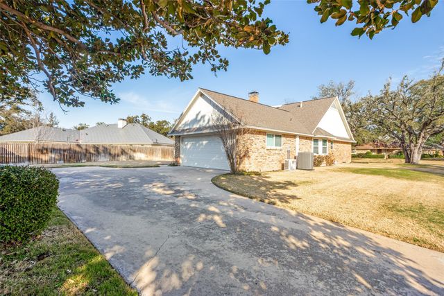 6901 Miramar Circle, Fort Worth, TX 76126